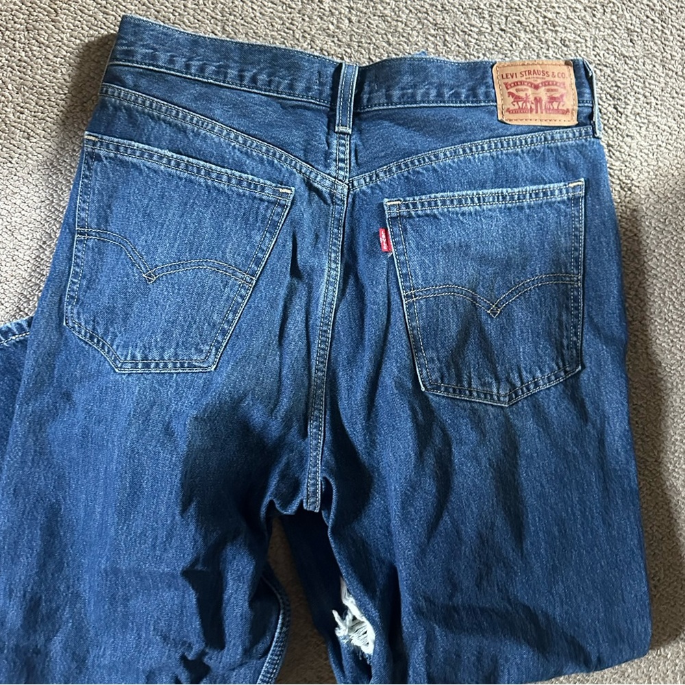 EUC Levi’s Low Pro Straight - Picture 2 of 3